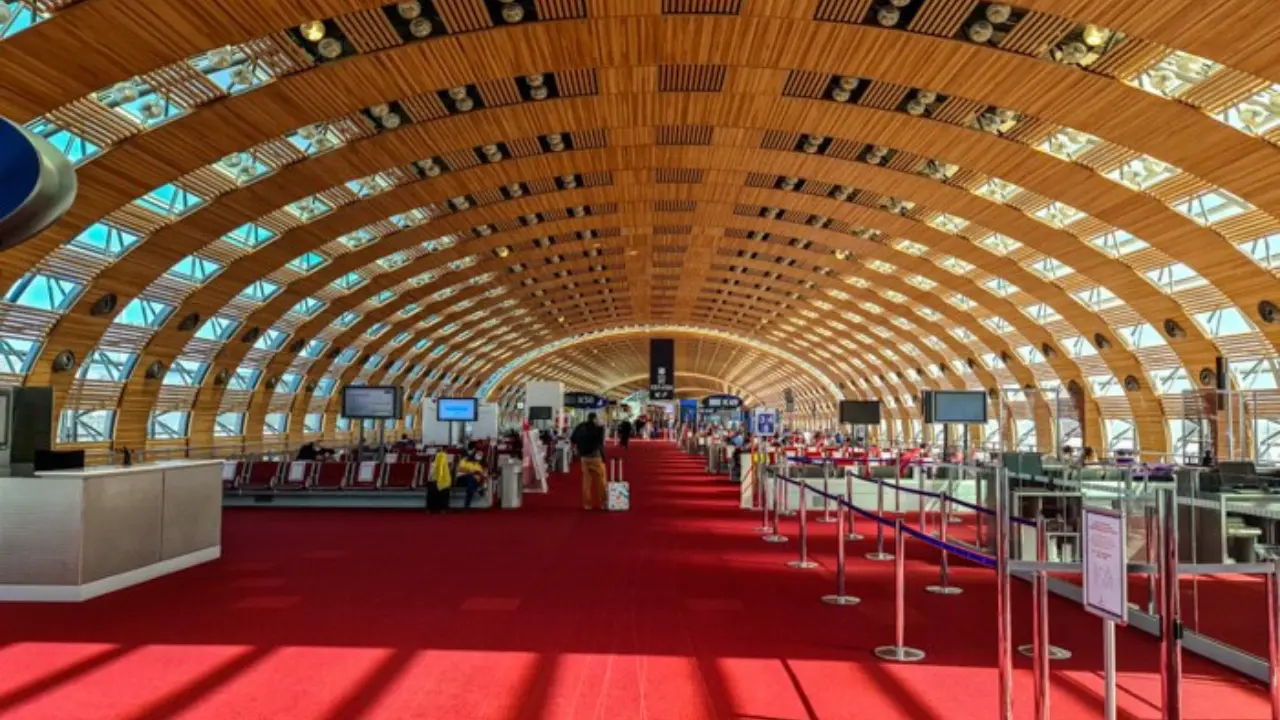 EasyJet CDG Terminal – Paris Charles de Gaulle Airport