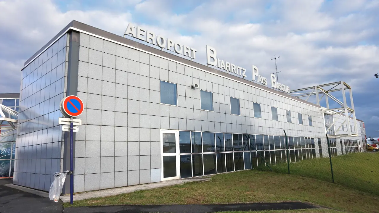 Swiss Air BIQ Terminal – Biarritz Pays Basque Airport