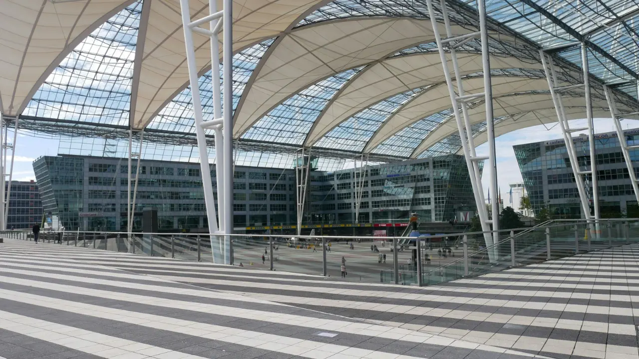 Frontier Airlines DSM Terminal – Des Moines International Airport