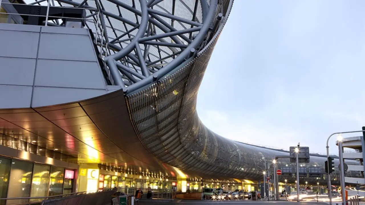 EasyJet DUS Terminal – Duesseldorf Airport