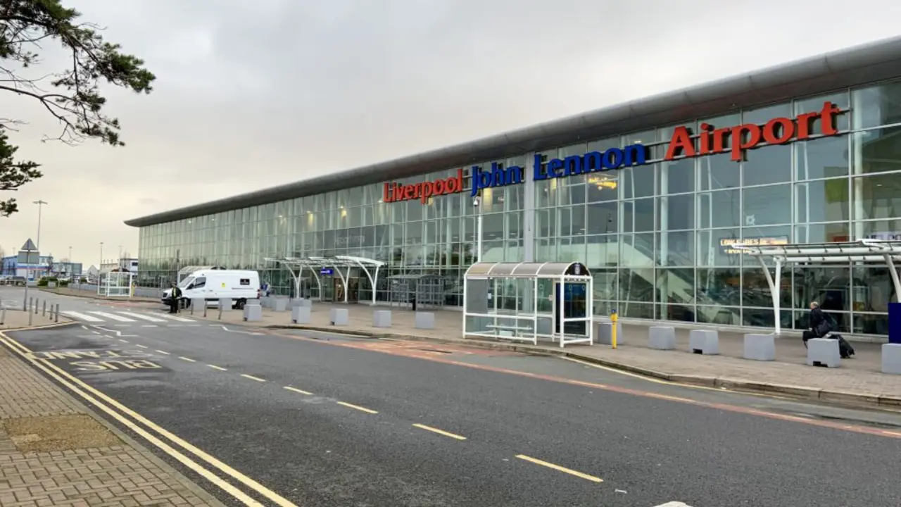 EasyJet LPL Terminal – Liverpool John Lennon Airport