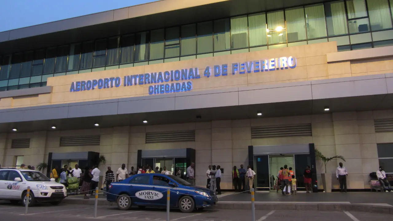 Royal Air Maroc LAD Terminal – Quatro de Fevereiro Airport