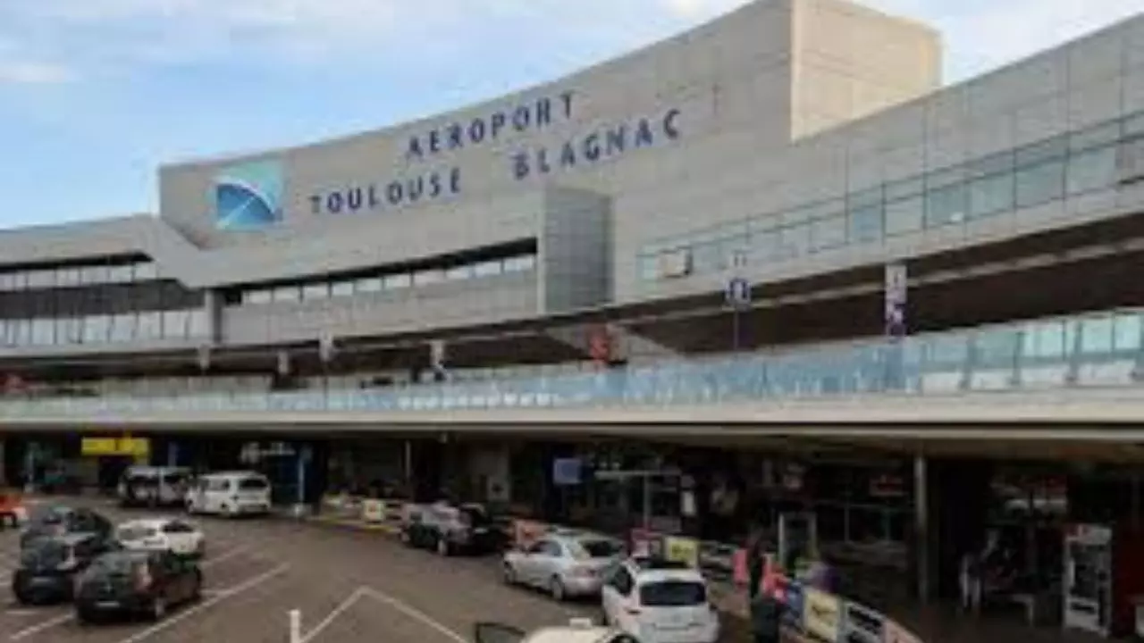 Vueling Airlines TLS Terminal – Toulouse–Blagnac Airport
