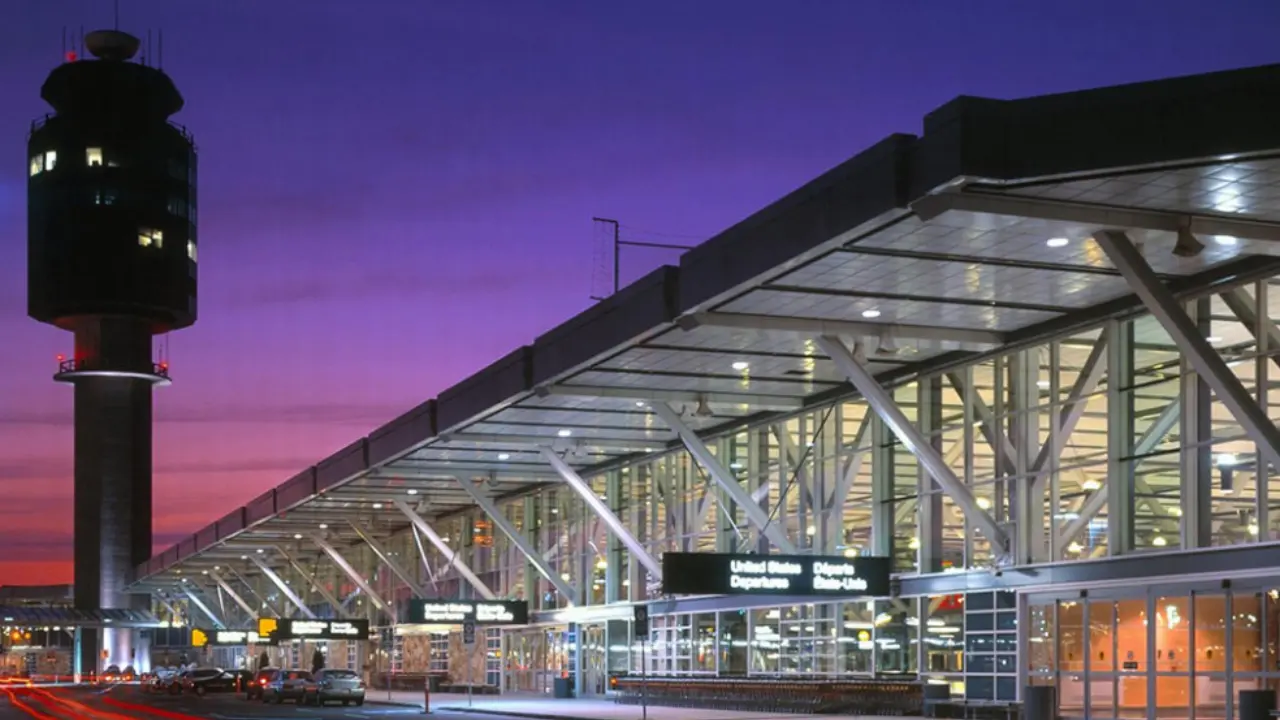Malaysia Airlines YVR Terminal – Vancouver Intl. Airport