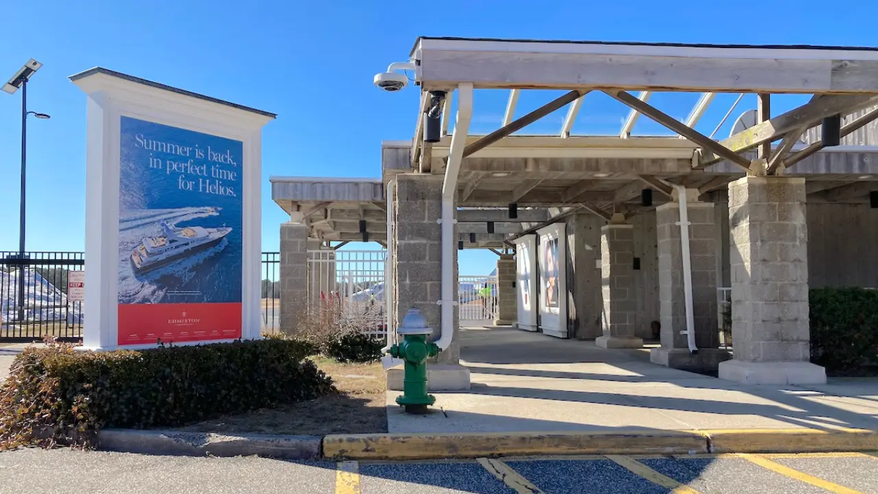 Cape Air HTO Terminal – East Hampton Airport