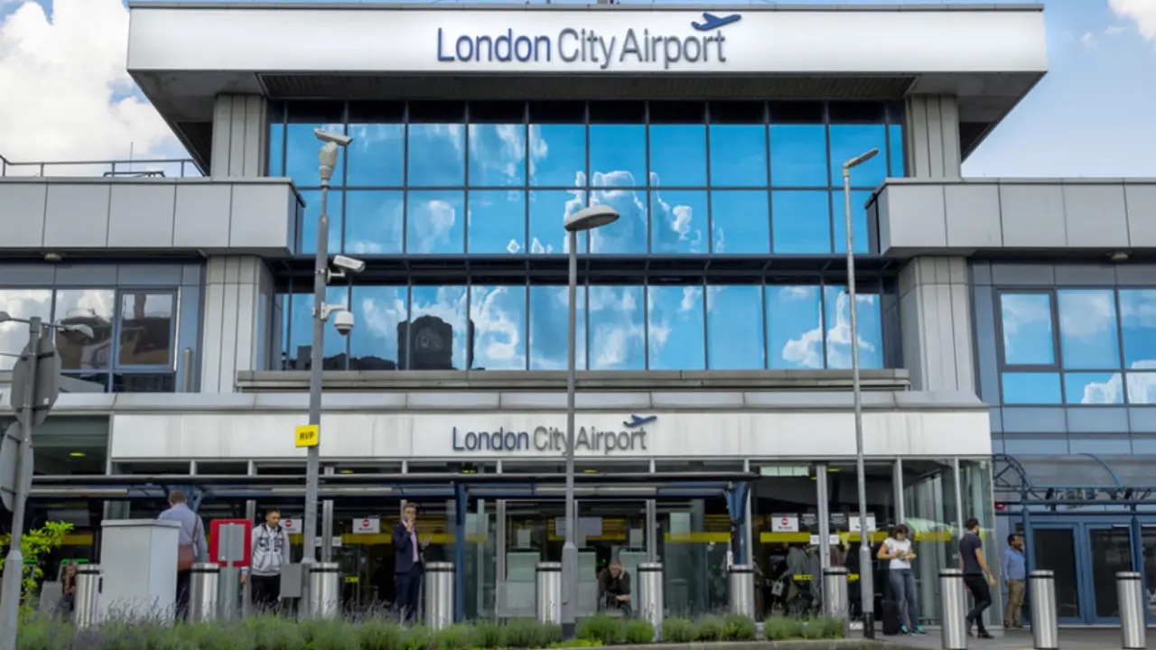 Loganair LCY Terminal – London City Airport